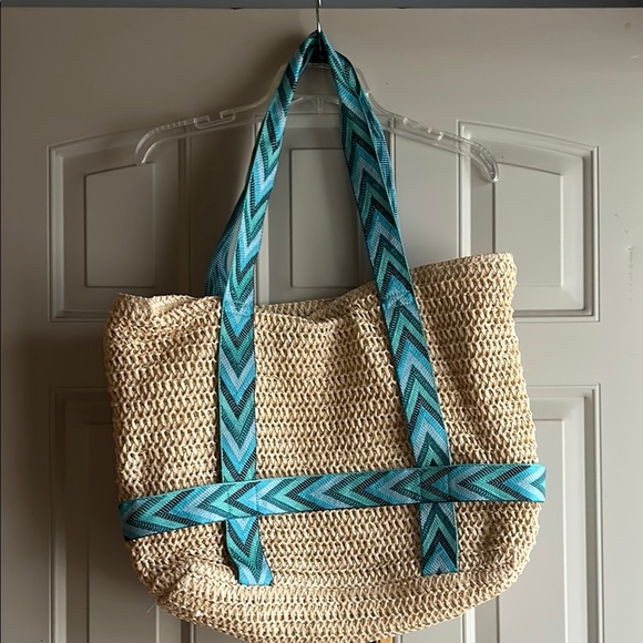 Banana Boat Handbags - Beach/Market Banana Boat Woven Straw Tote Bag with Blue Accents